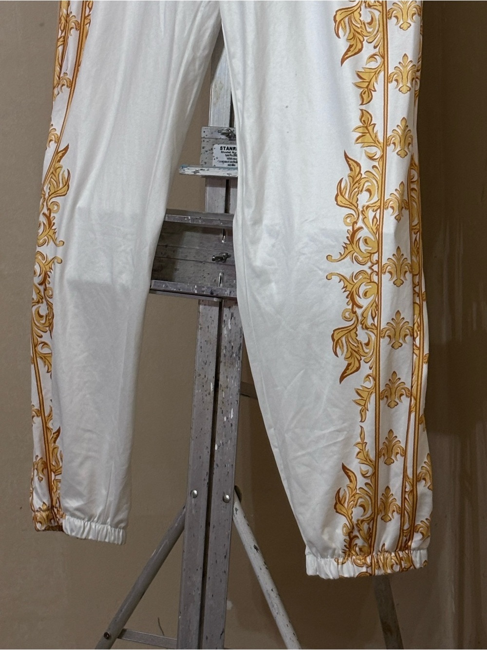 Manfinity Homme White Baroque Print Track Pants Joggers Sz XL - Picture 3 of 13